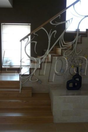 1.6.1 laiptai su aikstele balinti azuolas