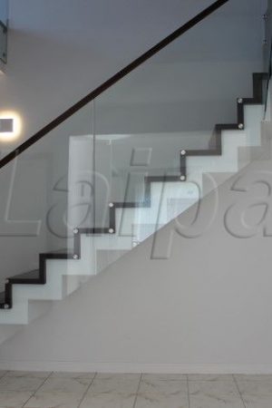 2.29.1Laiptai ant metalines konstrukcijos su MDF apdaila