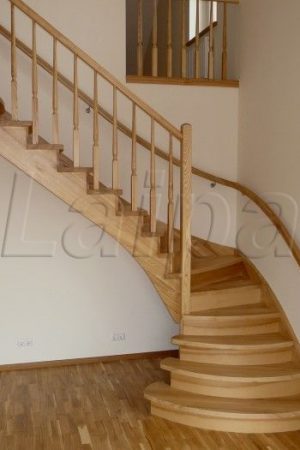 3.1.11.1 Laiptai klasikinio stiliaus su vienu posukiu