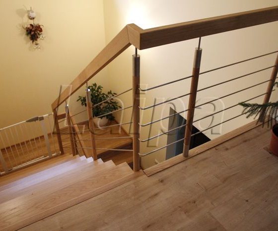 7.1 Laiptu tvorele is azuolo medienos